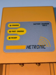 Зарядное устройство 10-30V HETRONIC